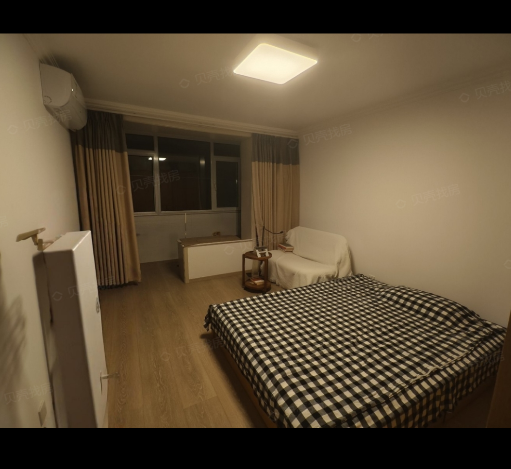 主卧实拍3